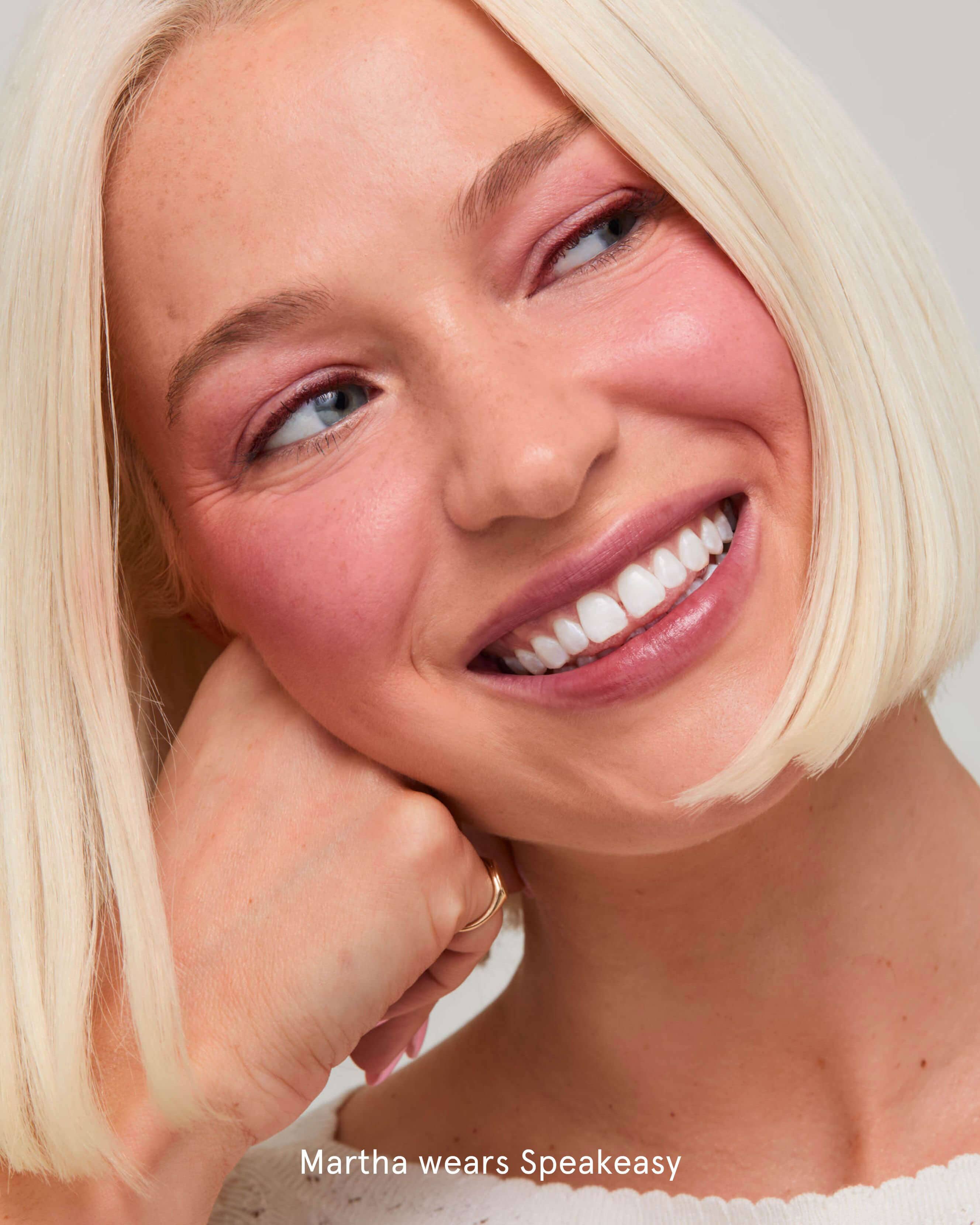 Blurring Pillow Blush & Brush Combo 2