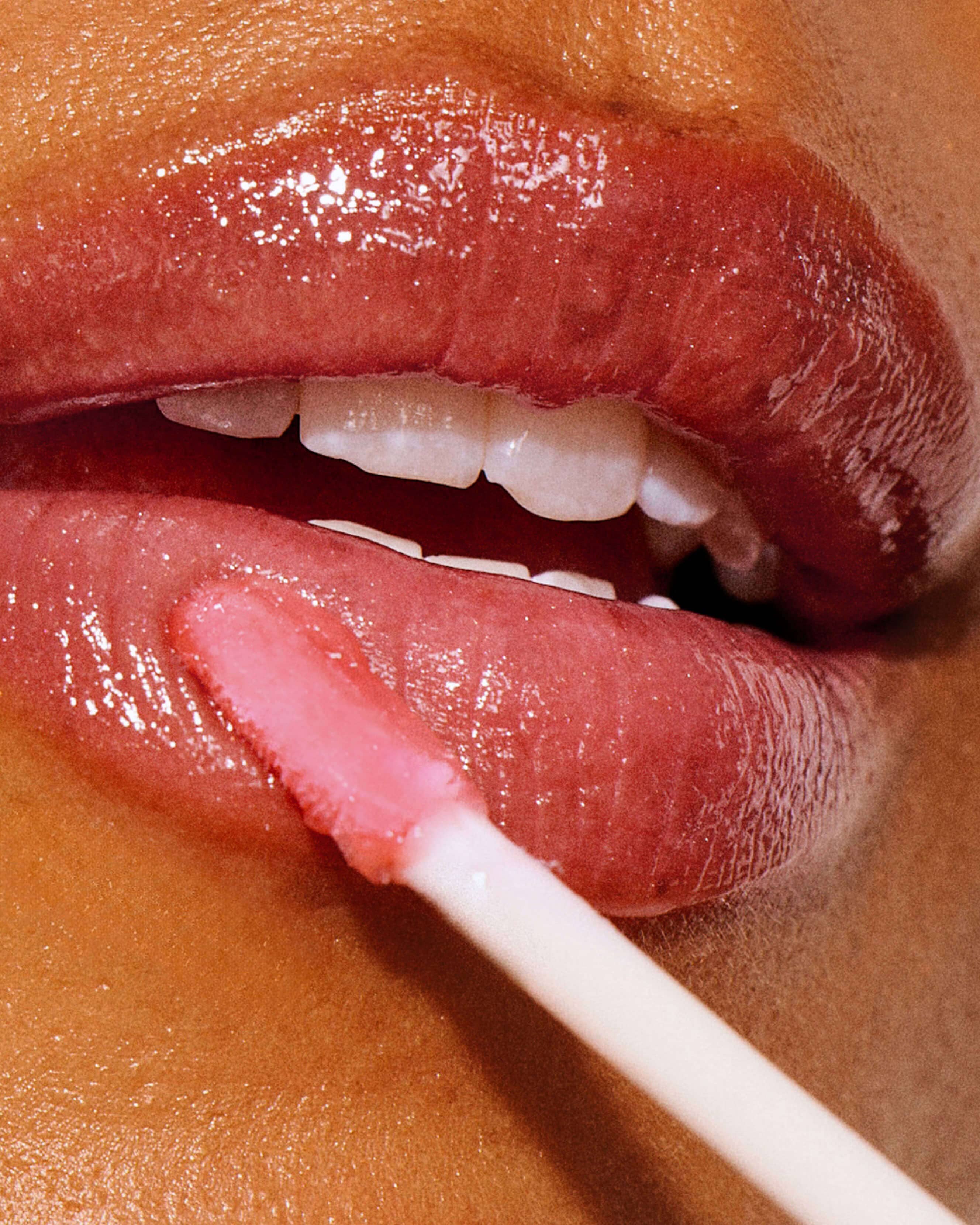 Pure Radiance Overnight Lip Treatment 1