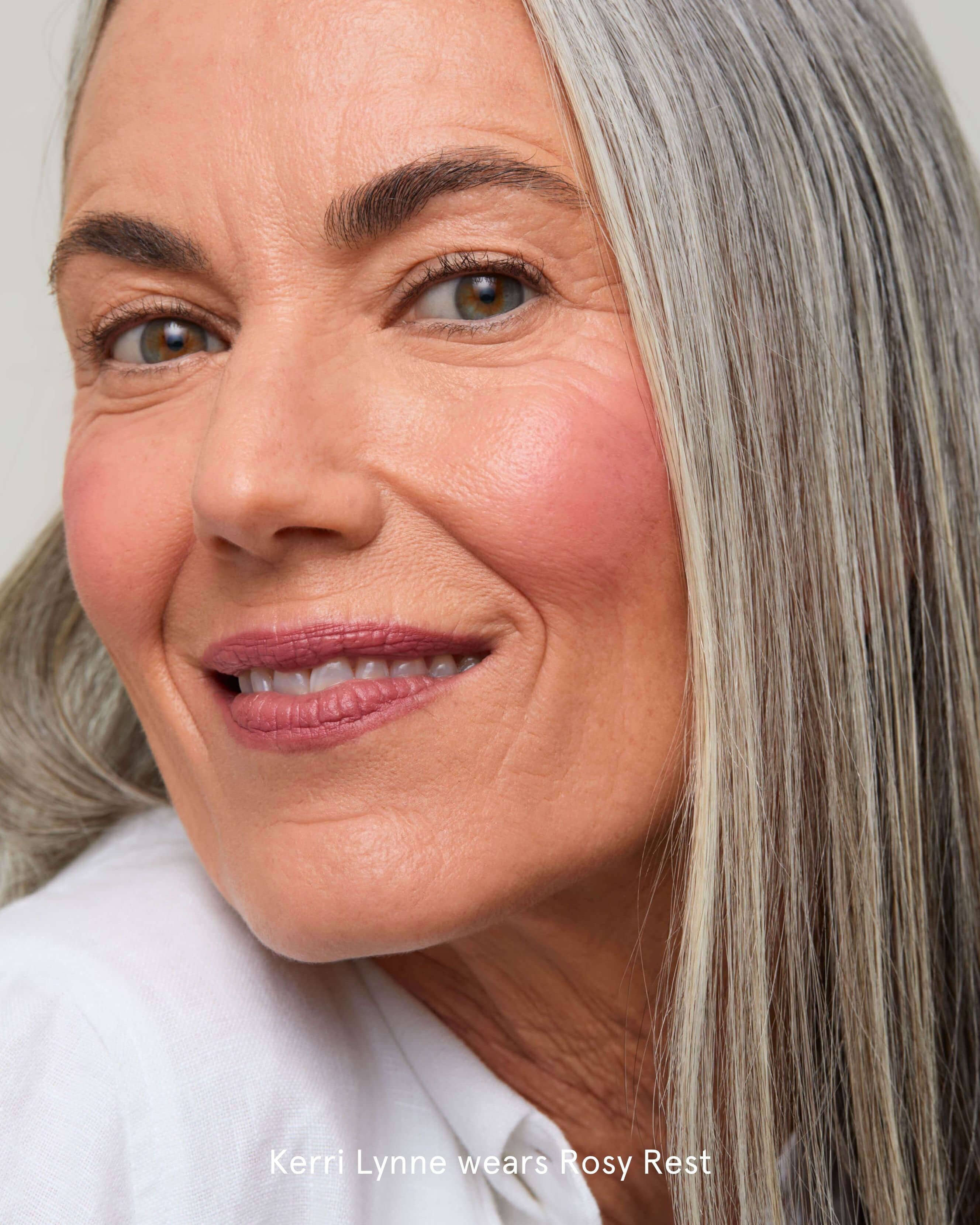 Blurring Pillow Blush & Brush Combo 8