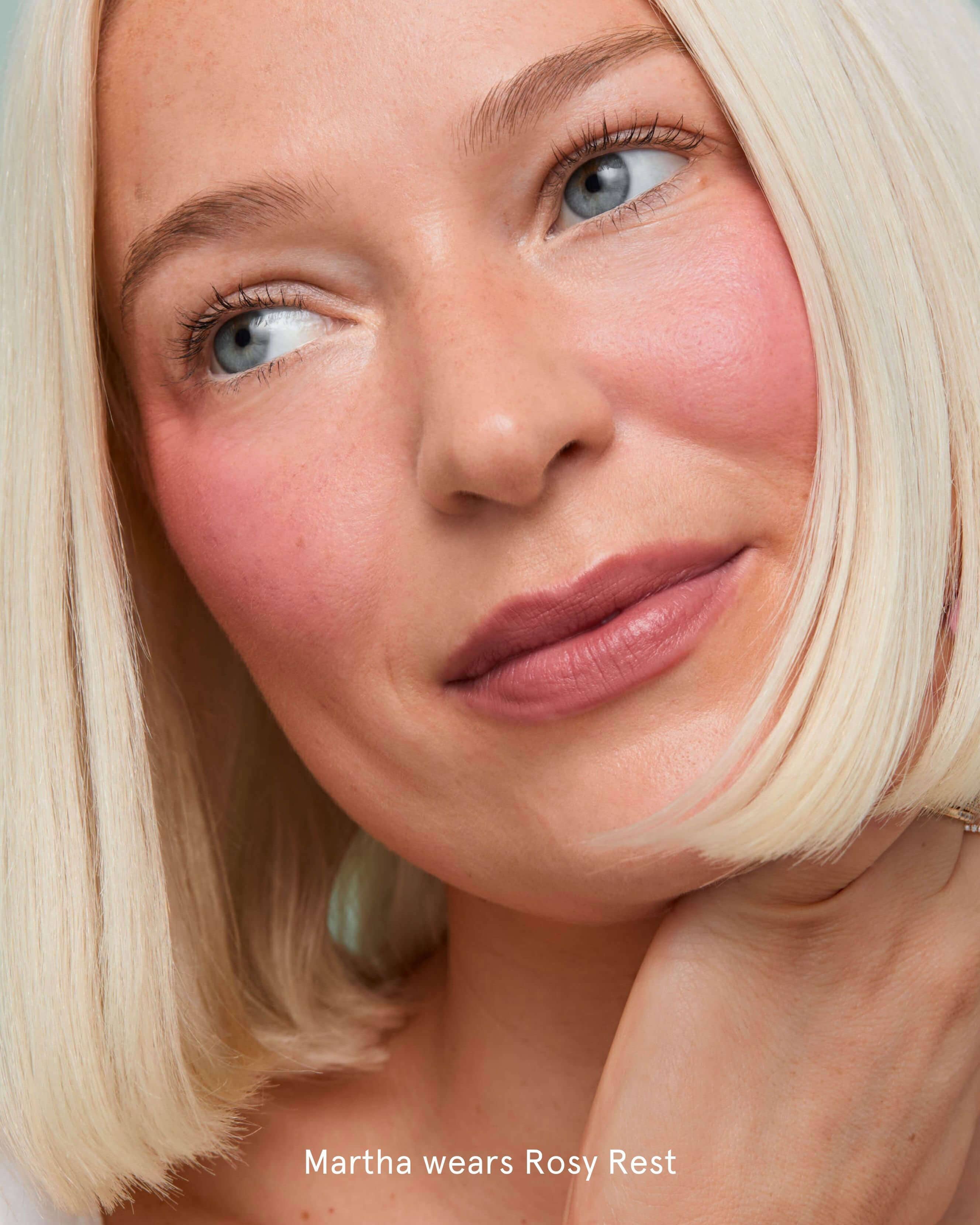 Blurring Pillow Blush & Brush Combo 10