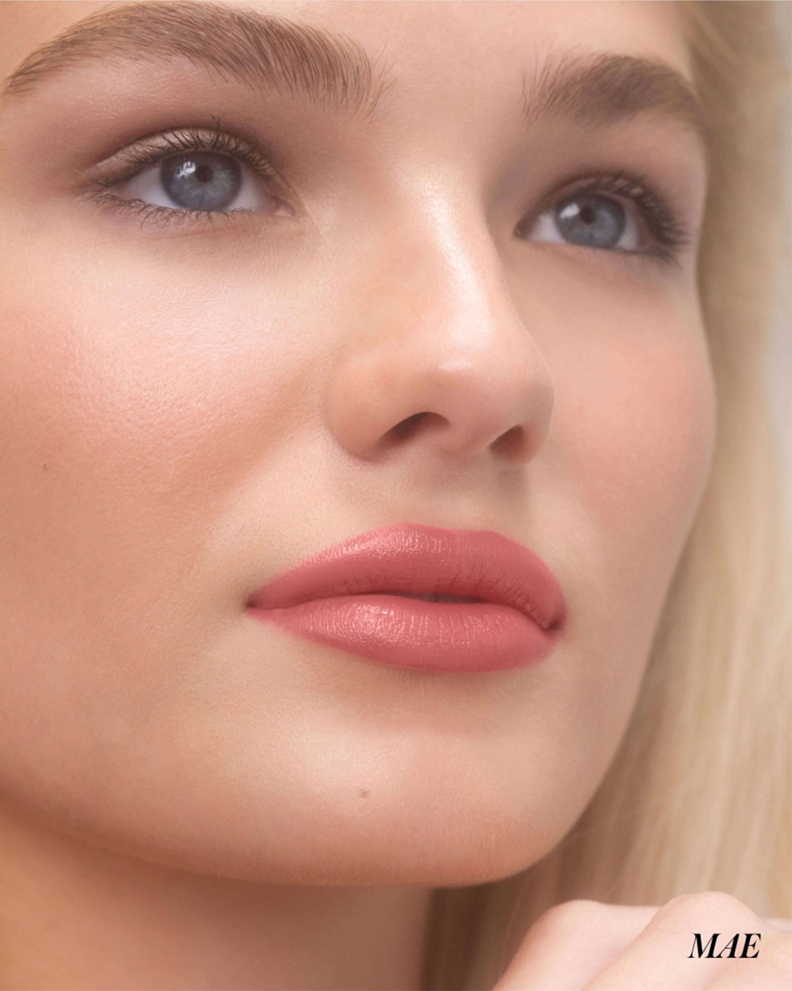 Legendary Serum Lipstick: The Nudes 2